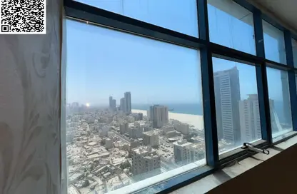 شقة - 2 غرف نوم - 3 حمامات للايجار في مساكن كورنيش عجمان - طريق كورنيش عجمان - عجمان