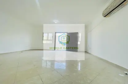 Empty Room image for: Apartment - 1 Bathroom for rent in Hadbat Al Zafranah - Muroor Area - Abu Dhabi, Image 1