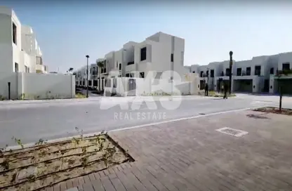 Outdoor Building image for: Townhouse - 3 Bedrooms - 2 Bathrooms for rent in Reem Townhouses - Town Square - Dubai, Image 1