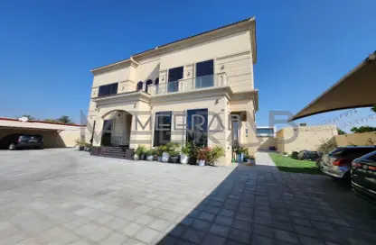 Villa - 4 Bedrooms - 5 Bathrooms for rent in Al Manara - Dubai