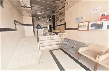 مكتب - استوديو - 1 حمام للايجار في مصفح - أبوظبي