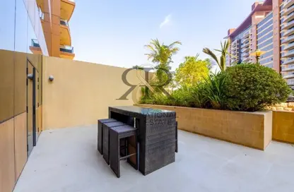 Terrace image for: Apartment - 1 Bedroom - 1 Bathroom for rent in Emerald - Tiara Residences - Palm Jumeirah - Dubai, Image 1
