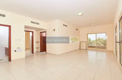 Apartment - 1 Bedroom - 2 Bathrooms for rent in Golf Apartments - Al Hamra Village - Ras Al Khaimah
