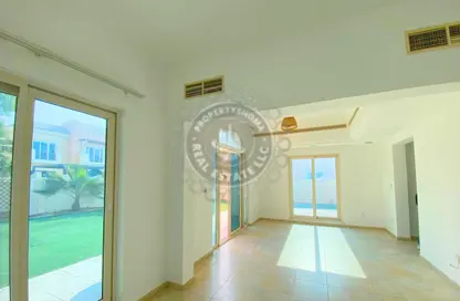 فيلا - 4 غرف نوم - 5 حمامات للايجار في إزميرالدا - قمم النصر - مدينة دبي الرياضية - دبي فيلا - 4 غرف نوم - 5 حمامات للايجار في إزميرالدا - قمم النصر - مدينة دبي الرياضية - دبي