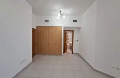 Apartment - 1 Bedroom - 2 Bathrooms for rent in Blue Tower - Sheikh Zayed Road - Dubai