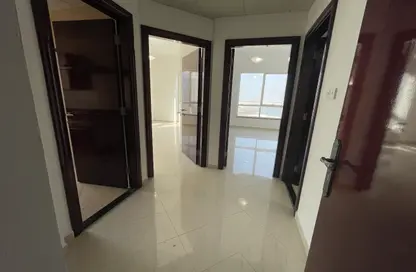 Apartment - 1 Bedroom - 1 Bathroom for rent in Tourist Club Area - Abu Dhabi