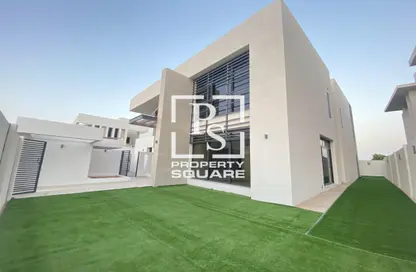 Villa - 4 Bedrooms - 5 Bathrooms for rent in West Yas - Yas Island - Abu Dhabi