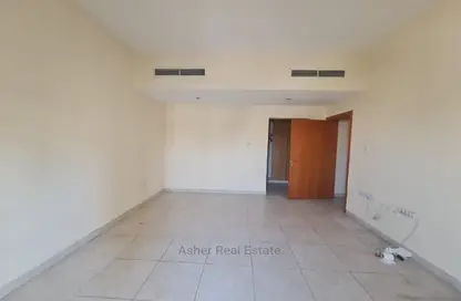 Empty Room image for: Apartment - 2 Bedrooms - 3 Bathrooms for rent in Safia Tower - Al Majaz 3 - Al Majaz - Sharjah, Image 1
