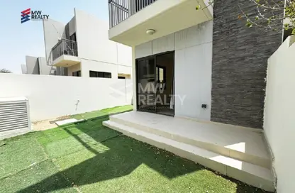 Townhouse - 3 Bedrooms - 4 Bathrooms for rent in Zinnia - The Roots DAMAC Hills 2 - Damac Hills 2 - Dubai
