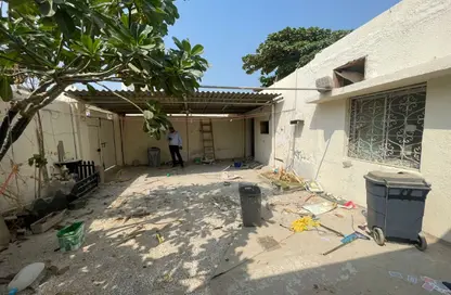 Villa - 4 Bedrooms - 3 Bathrooms for rent in Al Sabkha - Al Riqqa - Sharjah