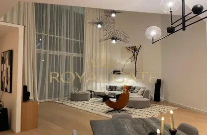 Living Room image for: Townhouse - 3 Bedrooms - 3 Bathrooms for sale in Mamsha Al Saadiyat - Saadiyat Cultural District - Saadiyat Island - Abu Dhabi, Image 1