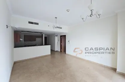 شقة - غرفة نوم - 2 حمامات للايجار في جولف فيو ريزدنس - مدينة دبي الرياضية - دبي