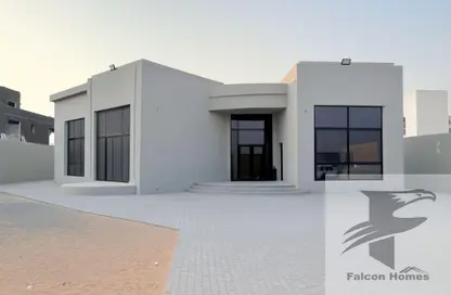 Villa - 3 Bedrooms - 5 Bathrooms for rent in Al Aweer 1 - Al Aweer - Dubai
