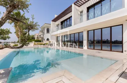 Villa - 5 Bedrooms - 7+ Bathrooms for sale in Signature Villas Frond E - Signature Villas - Palm Jumeirah - Dubai