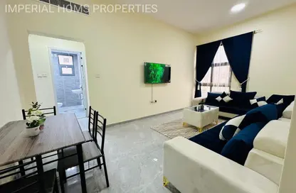 شقة - غرفة نوم - 2 حمامات للايجار في مساكن كورنيش عجمان - طريق كورنيش عجمان - عجمان