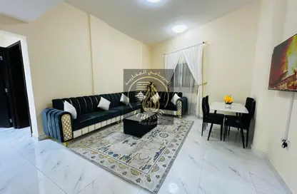 شقة - 2 غرف نوم - 2 حمامات للايجار في مساكن كورنيش عجمان - طريق كورنيش عجمان - عجمان