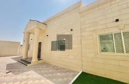 فيلا - 3 غرف نوم - 4 حمامات للايجار في زاخر - العين