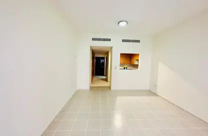 شقة - 6 غرف نوم - 1 حمام للايجار في زين - ديسكفري غاردنز - دبي