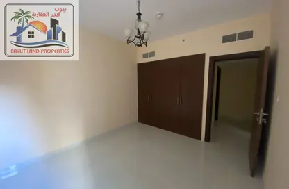 شقة - 2 غرف نوم - 2 حمامات للايجار في مجمع مويلح - تجارية مويلح - الشارقة