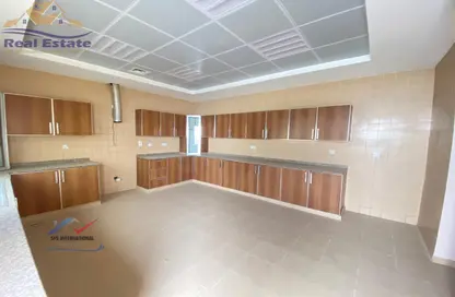 Villa - 4 Bedrooms - 5 Bathrooms for rent in Al Quoz - Dubai