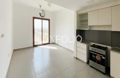 Apartment - 2 Bedrooms - 2 Bathrooms for rent in Zahra Breeze Apartments 4A - Zahra Breeze Apartments - Town Square - Dubai