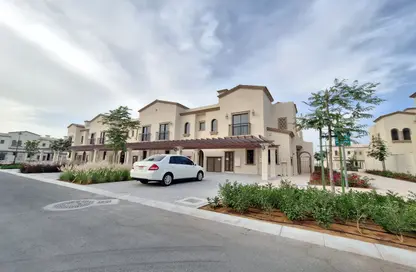 Townhouse - 2 Bedrooms - 3 Bathrooms for rent in Bloom Living - Zayed City (Khalifa City C) - Khalifa City - Abu Dhabi