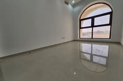شقة - 2 غرف نوم - 2 حمامات للايجار في مدينة شخبوط - أبوظبي