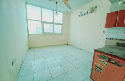 شقة - 1 حمام للايجار في طريق فاير ستاشن - مويلح - الشارقة