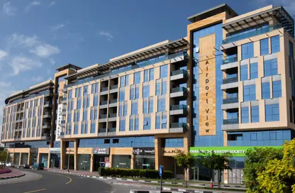 شقة - غرفة نوم - 2 حمامات للايجار في مبنى عرض المطار - منطقة القرهود - دبي شقة - غرفة نوم - 2 حمامات للايجار في مبنى عرض المطار - منطقة القرهود - دبي