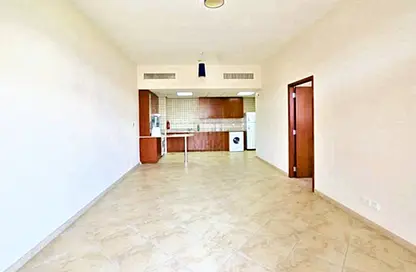 شقة - غرفة نوم - 2 حمامات للبيع في سيرك ديكنز - مدينة السيارات - دبي
