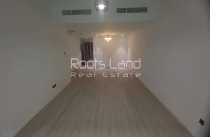 شقة - 2 غرف نوم - 3 حمامات للايجار في برج بلازا - شارع الشيخ زايد - دبي