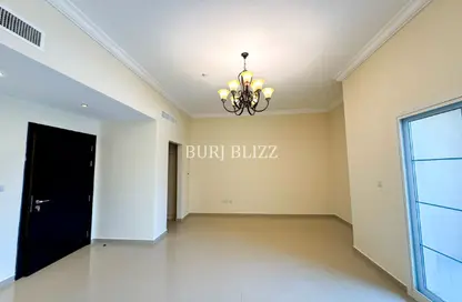 فيلا - 3 غرف نوم - 4 حمامات للايجار في ألفا ريزيدنس - الضاحية 13 - قرية جميرا الدائرية - دبي