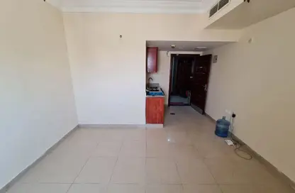 Apartment - Studio - 1 Bathroom for rent in Fire Station Road - Muwaileh - Sharjah