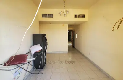 Apartment - 2 Bedrooms - 2 Bathrooms for rent in Safia Tower - Al Majaz 3 - Al Majaz - Sharjah
