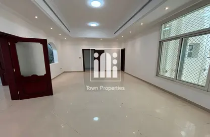 فيلا - 7 غرف نوم - 8 حمامات للايجار في الكرامة - أبوظبي