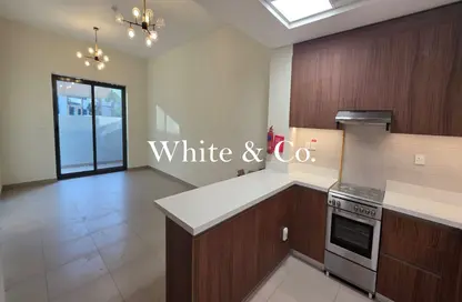 شقة - 2 غرف نوم - 3 حمامات للايجار في حدائق زازين - الفرجان - دبي