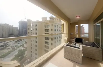 Balcony image for: Apartment - 3 Bedrooms - 4 Bathrooms for sale in Al Nabat - Shoreline Apartments - Palm Jumeirah - Dubai, Image 1