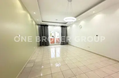 شقة - غرفة نوم - 2 حمامات للايجار في طراز البحر المتوسط - ديسكفري جاردنز - دبي