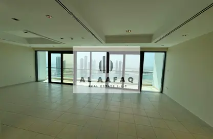 Apartment - 3 Bedrooms - 5 Bathrooms for rent in Al Khan Corniche - Al Khan - Sharjah