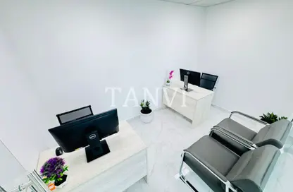 مكتب - استوديو - 1 حمام للايجار في فاطمه محمد احمد بن سليمان - الرفاعة - بر دبي - دبي