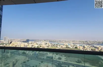 شقة - 2 غرف نوم - 3 حمامات للايجار في مساكن كورنيش عجمان - طريق كورنيش عجمان - عجمان