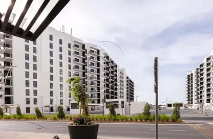 Apartment - 3 Bedrooms - 4 Bathrooms for sale in Waters Edge - Yas Island - Abu Dhabi