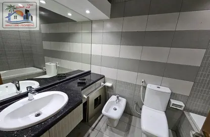 Apartment - 4 Bedrooms - 6 Bathrooms for rent in Al Majaz 3 - Al Majaz - Sharjah