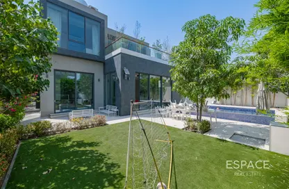 Villa - 5 Bedrooms - 6 Bathrooms for sale in Legacy - Jumeirah Park - Dubai