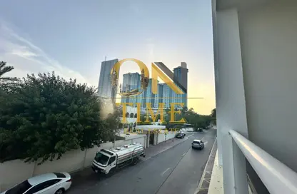شقة - 2 غرف نوم - 3 حمامات للايجار في مساكن كورنيش عجمان - طريق كورنيش عجمان - عجمان