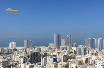 شقة - 2 غرف نوم - 3 حمامات للايجار في مساكن كورنيش عجمان - طريق كورنيش عجمان - عجمان