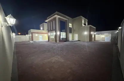 Outdoor House image for: Villa - 5 Bedrooms - 7 Bathrooms for rent in Al Hili - Al Ain, Image 1