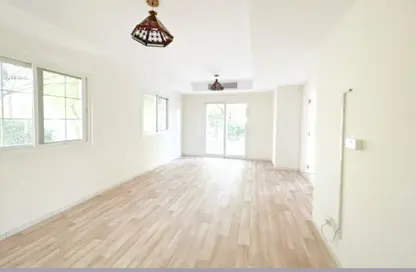 Villa - 2 Bedrooms - 3 Bathrooms for rent in Springs 12 - The Springs - Dubai