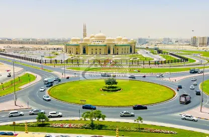 Apartment - 1 Bedroom - 2 Bathrooms for rent in Muwaileh 29 Building - Muwaileh - Sharjah