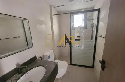 شقة - 2 غرف نوم - 2 حمامات للايجار في سراب 2 - الجادة - الشارقة